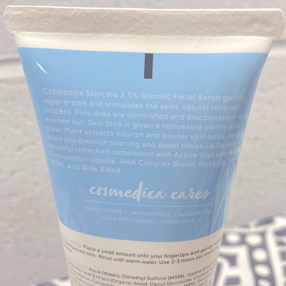 Cosmedica 2.5% glycolic facial scrub - Picture 4 of 8